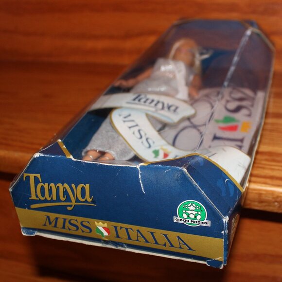 3/$118❤️rare TANIA Miss Italia 2000 figurine 12" doll bambola Giochi Preziosi - Picture 5 of 11